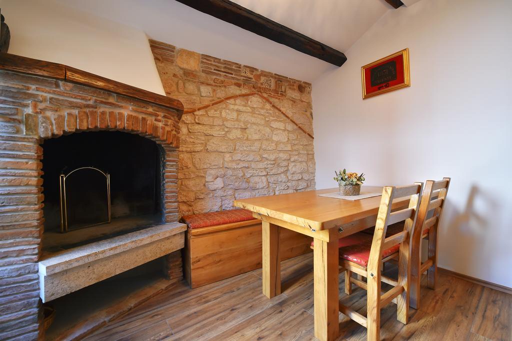 Antique Apartment Arsenale Rovinj Eksteriør billede