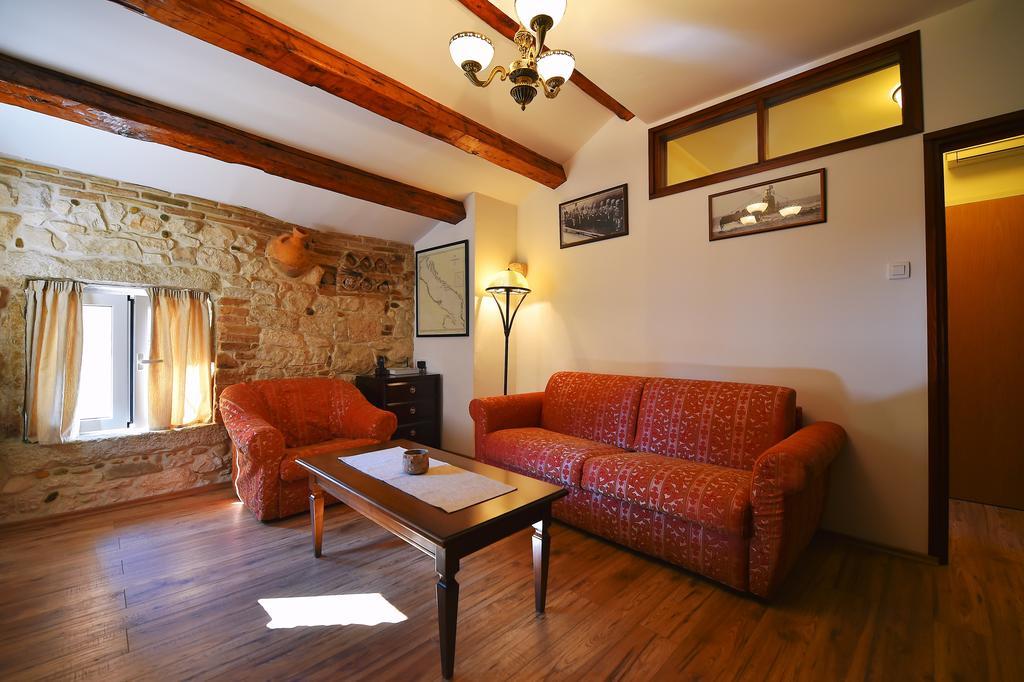 Antique Apartment Arsenale Rovinj Eksteriør billede